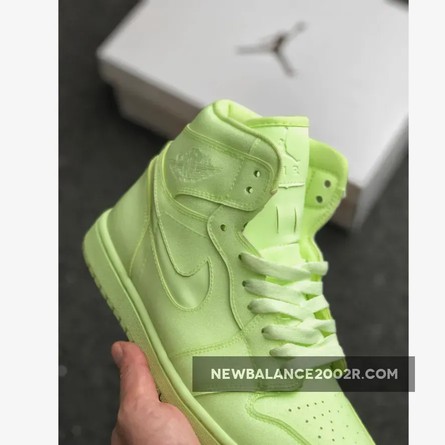 Volt Jordan 1 2022 Air Jordan 1 High Premium WMNS Barely Volt