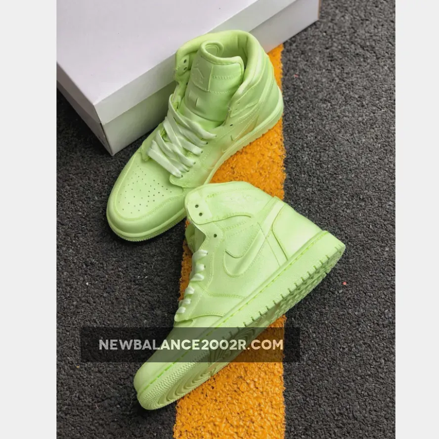 Volt Jordan 1 2022 Air Jordan 1 High Premium WMNS Barely Volt