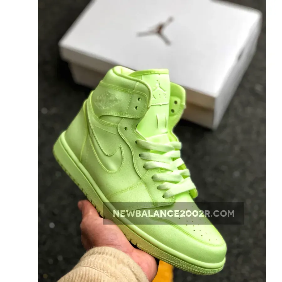 Volt Jordan 1 2022 Air Jordan 1 High Premium WMNS Barely Volt