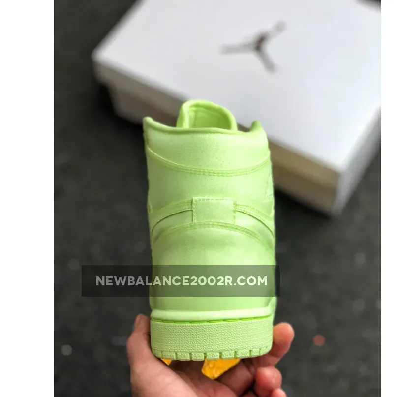 Volt Jordan 1 2022 Air Jordan 1 High Premium WMNS Barely Volt