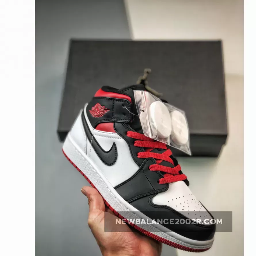 Air Jordan 1 Mid GS Gym Red Black Toe DQ8423-106