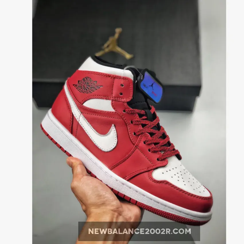 Air Jordan 1 Mid ‘Chicago" Red/White 554724-605