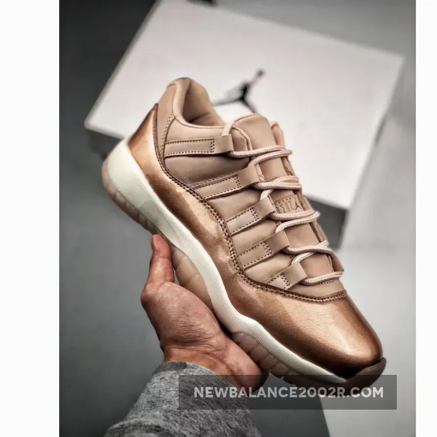 Air Jordan 11 Low Rose Gold Sail/Metallic Red Bronze-Gum Brown / Gold Jordan 11 AH7860-105
