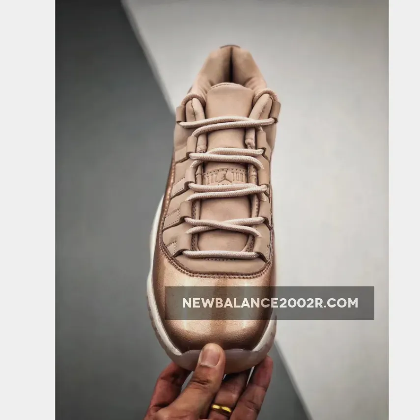 Air Jordan 11 Low Rose Gold Sail/Metallic Red Bronze-Gum Brown / Gold Jordan 11 AH7860-105
