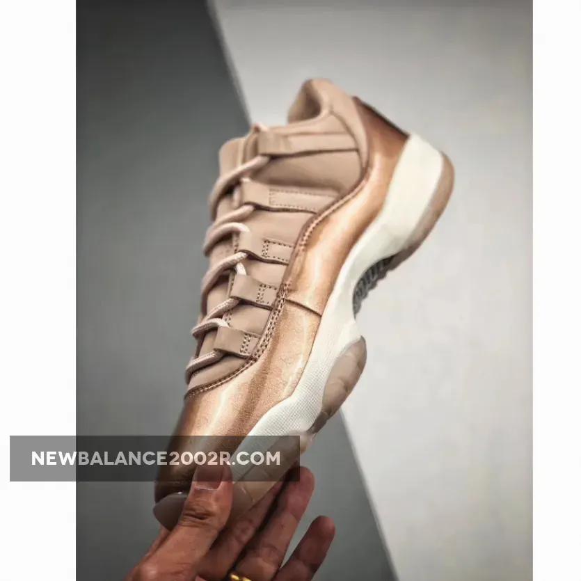 Air Jordan 11 Low Rose Gold Sail/Metallic Red Bronze-Gum Brown / Gold Jordan 11 AH7860-105