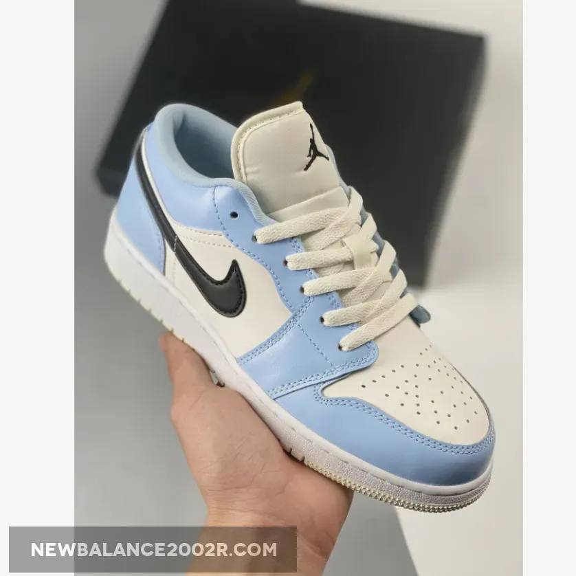Jordan 1 Low Ice Blue Black (GS) | ice blue 1s 554723-401