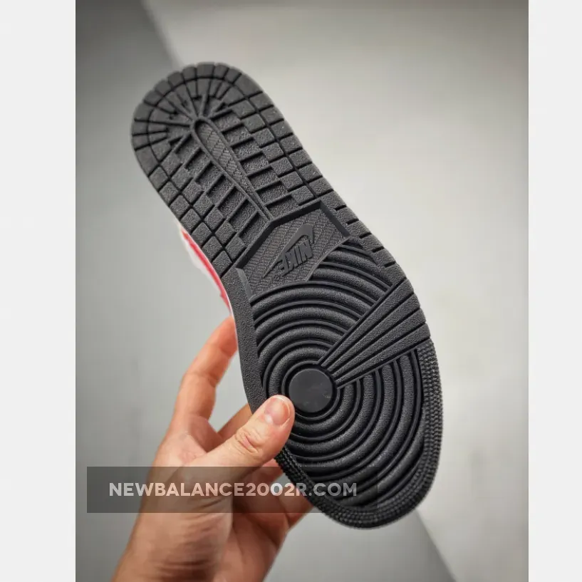 Air Jordan 1 Mid Beige Cardinal Red 554724-201 / light curry