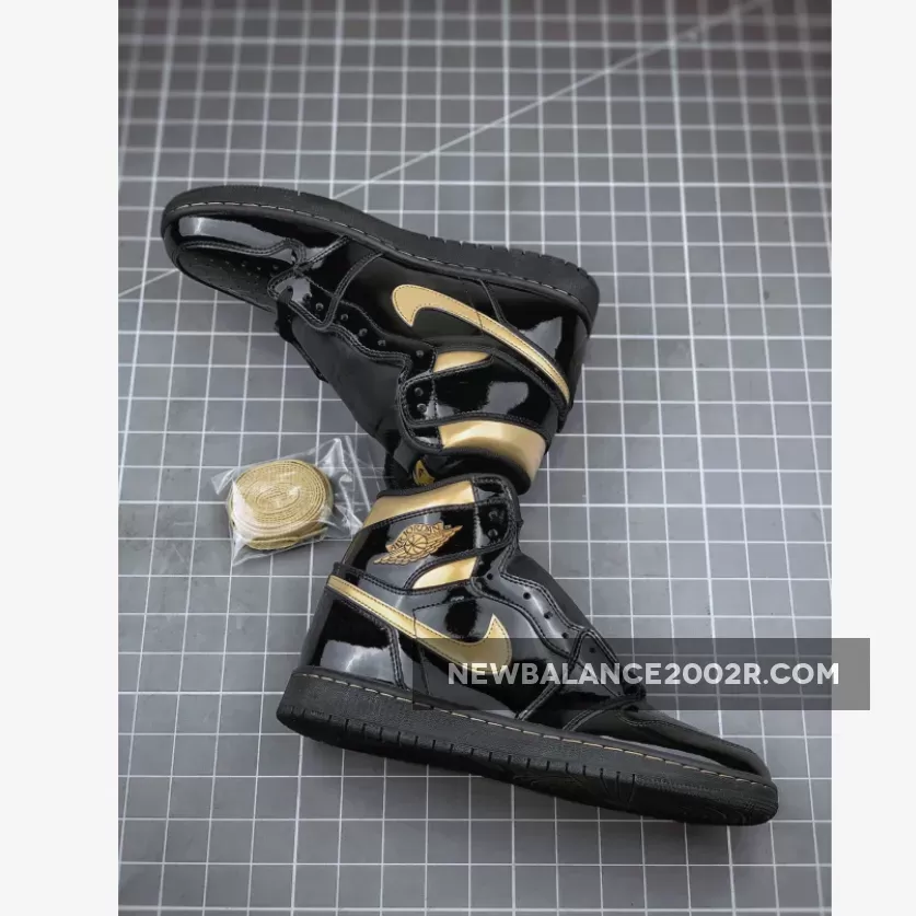 aj1 high black gold