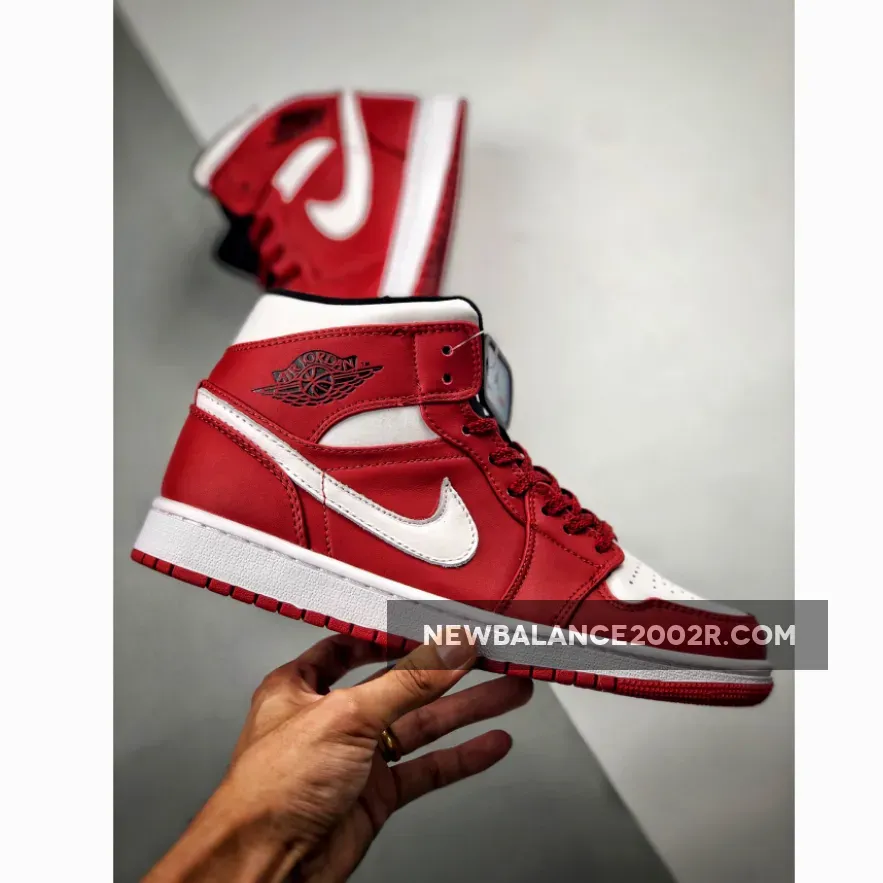 Air Jordan 1 Mid ‘Chicago" Red/White 554724-605 Air Jordan 1 Mid ‘Chicago" Red/White 554724-605