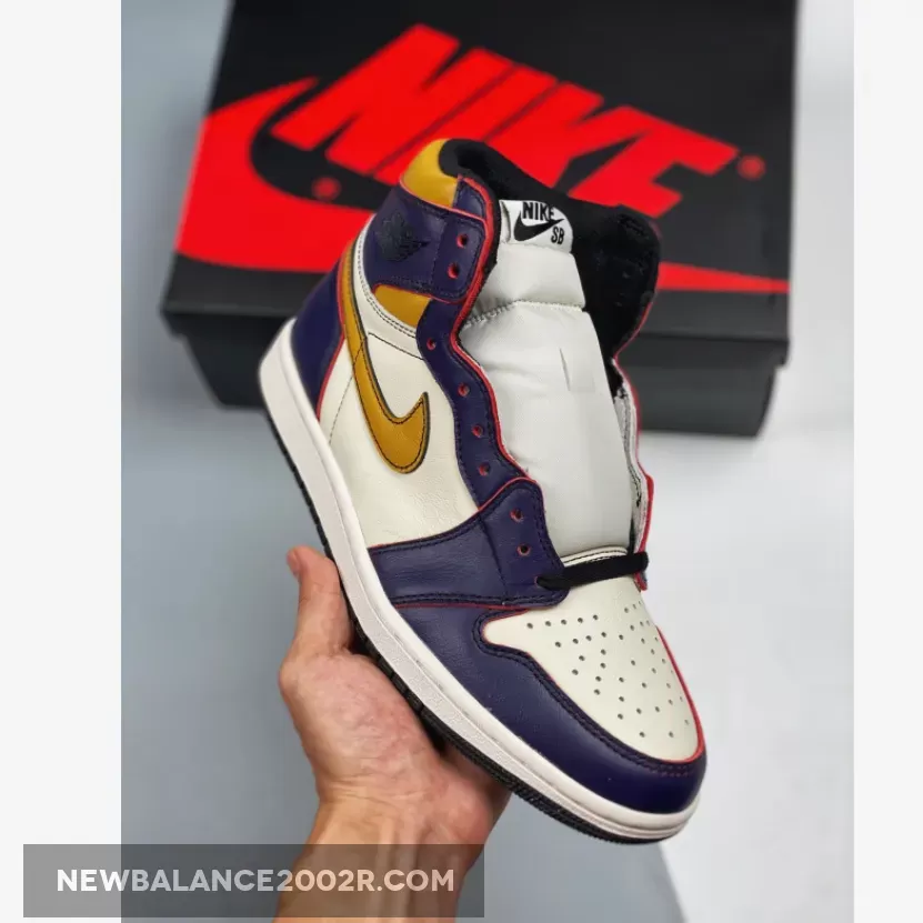 Nike SB x Air Jordan 1 Retro High Court Purple/Sail-University Gold-Black