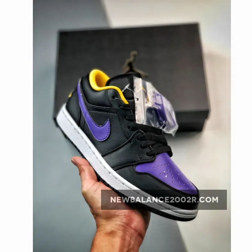 Air Jordan 1 Low Black/Dark Concord-Taxi 553558-075