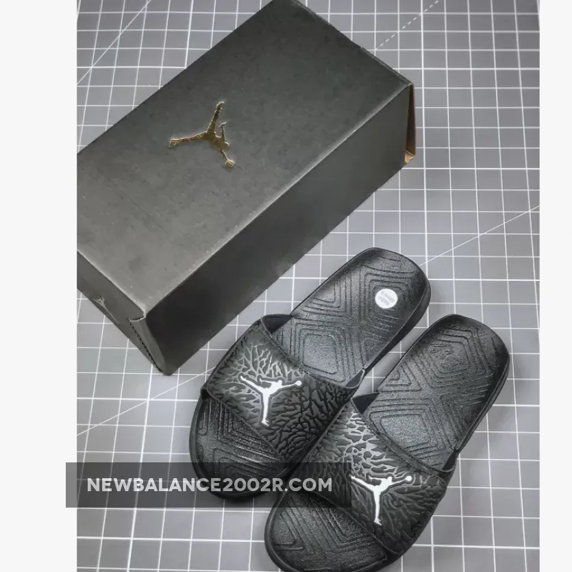 Air Jordan Hydro 7 Triple Black Slippers BQ6290-016