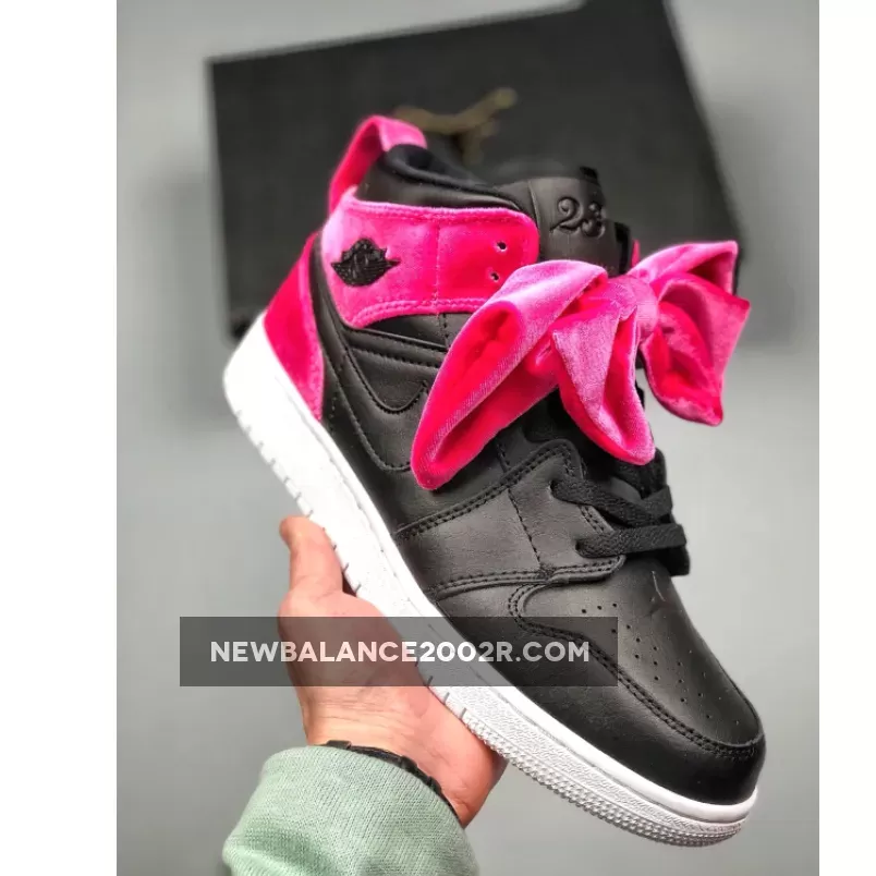 Air Jordan 1 Mid Bow Black/Noble Red
