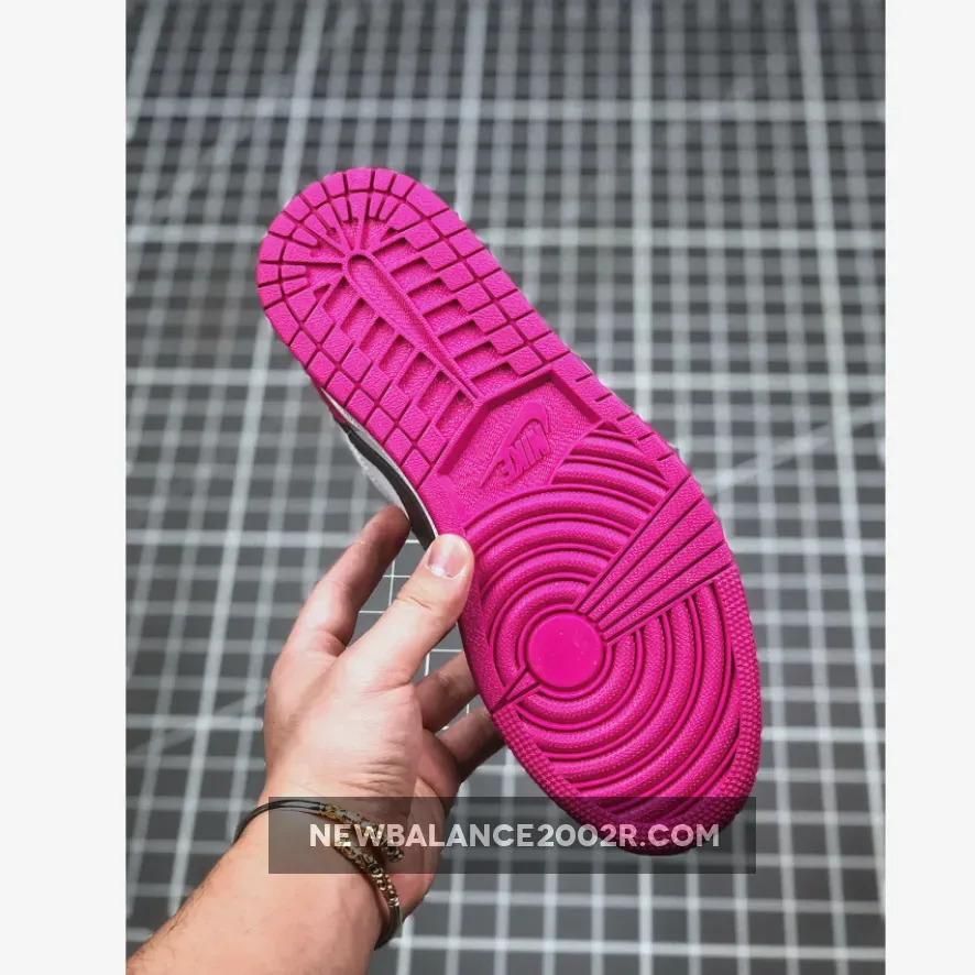 Air Jordan 1 Low Black/White-Magenta - fuchsia jordan 1