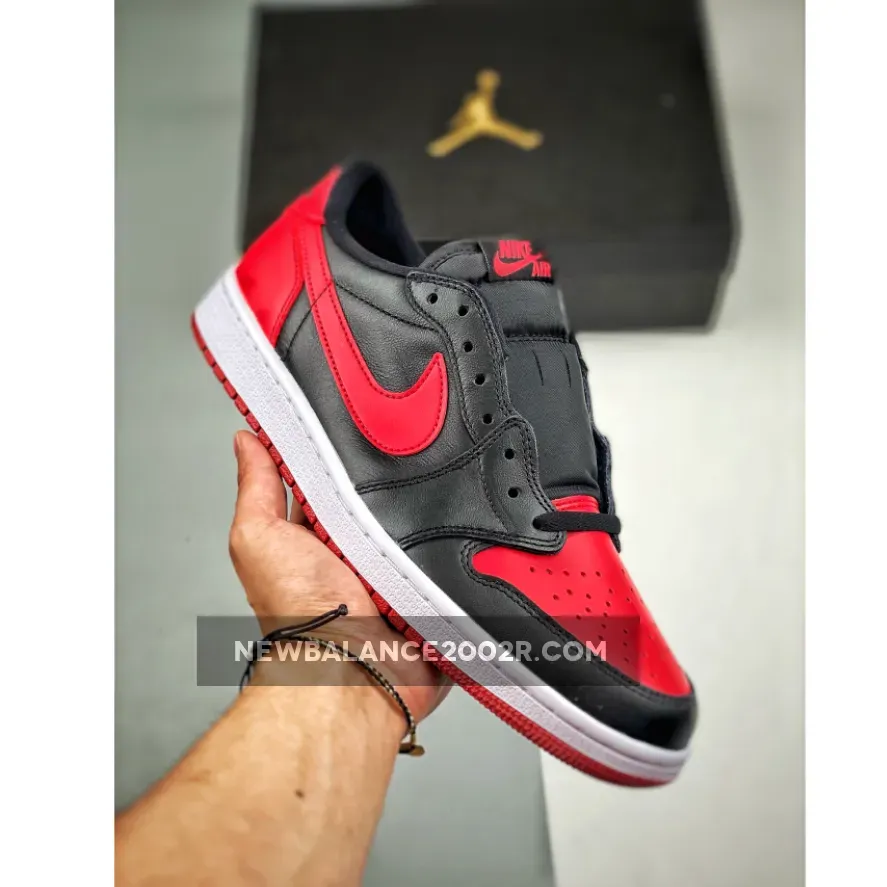 Jordan 1 Low Banned / Air Jordan 1 Retro Low Bred Black/Varsity Red 705329-001