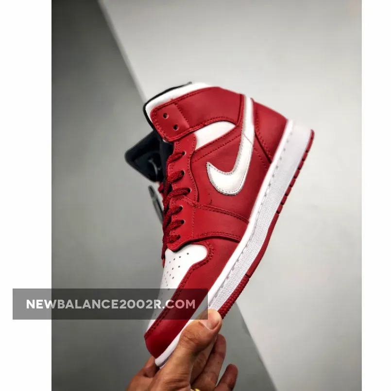 Air Jordan 1 Mid ‘Chicago" Red/White 554724-605 Air Jordan 1 Mid ‘Chicago" Red/White 554724-605