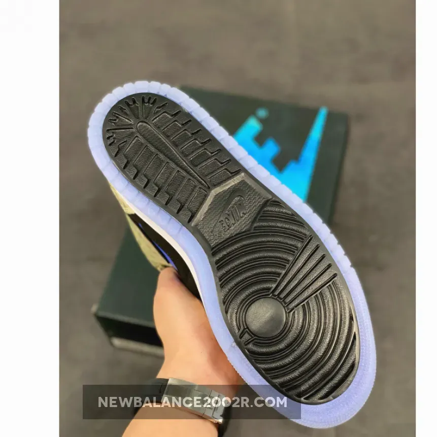 Air Jordan 1 Zoom CMFT 'Gold Laser' DQ0659-700 #air jordan 1 zoom air comfort gold laser