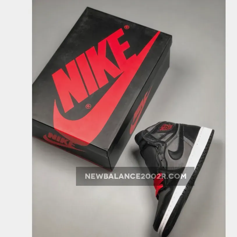 Jordan 1 Black Satin 555088-060 #nike air jordan red black
