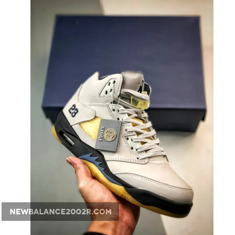 A Ma Maniere x Air Jordan 5 Photon Dust/Black-Diffused Blue-Pale Ivory