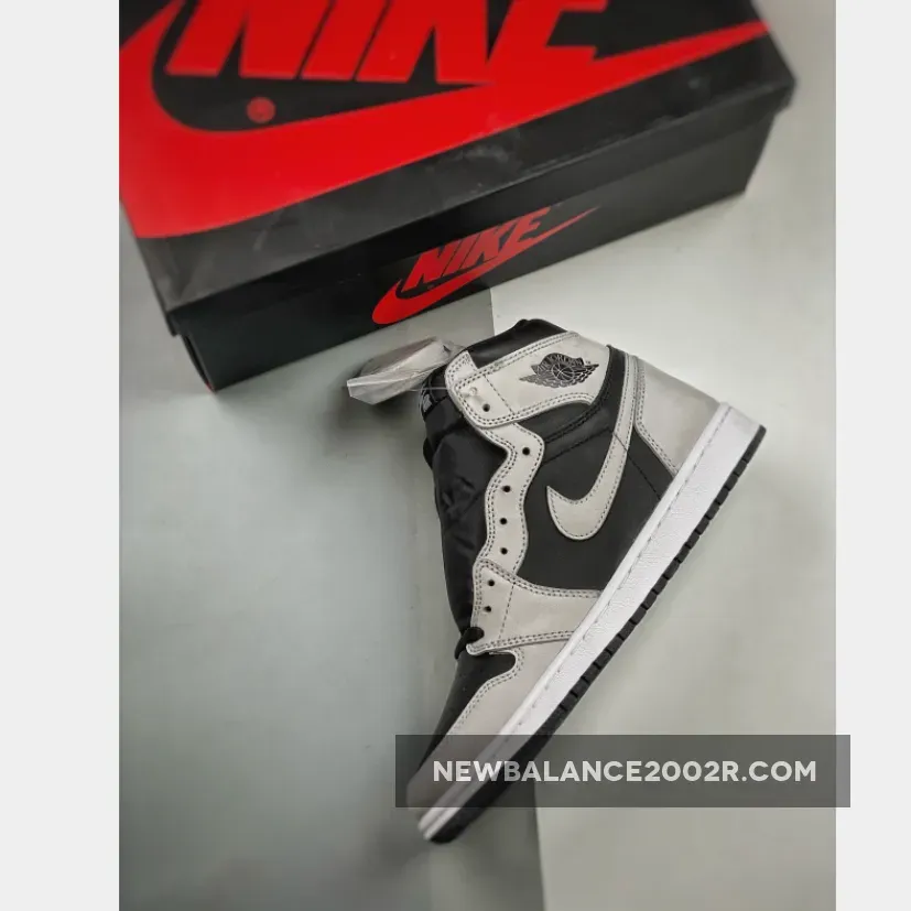 Air Jordan 1 High Og Shadow 2.0 Black/Light Smoke Grey-White AJ1 Air Jordan 1 High Og Shadow 2.0 Black/Light Smoke Grey-White AJ1