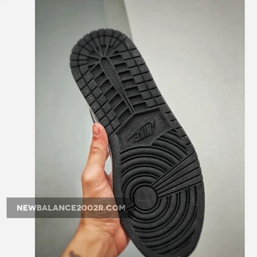 Air Jordan 1 High Og Shadow 2.0 Black/Light Smoke Grey-White AJ1 Air Jordan 1 High Og Shadow 2.0 Black/Light Smoke Grey-White AJ1