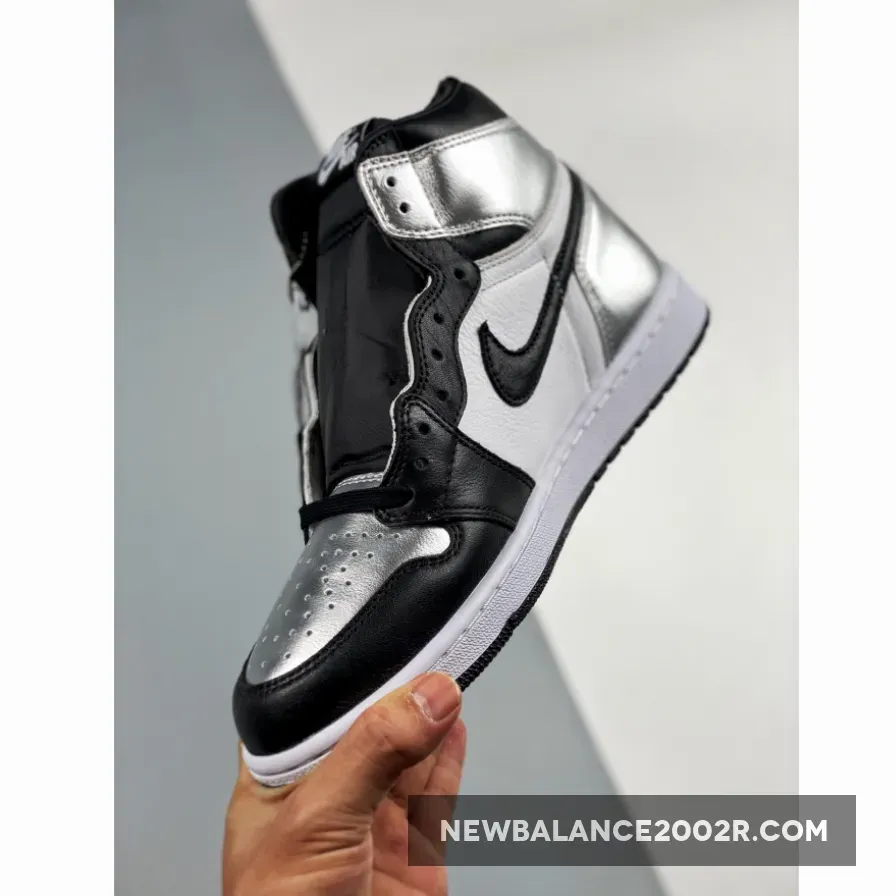 Air Jordan 1 High OG "Silver Toe" Black/Metallic Silver-White-Black Air Jordan 1 High OG "Silver Toe" Black/Metallic Silver-White-Black