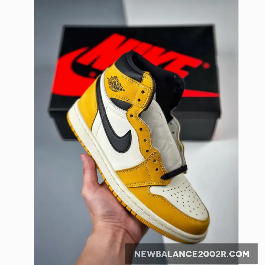 Air Jordan 1 High OG Yellow Ochre/Black/Sail
