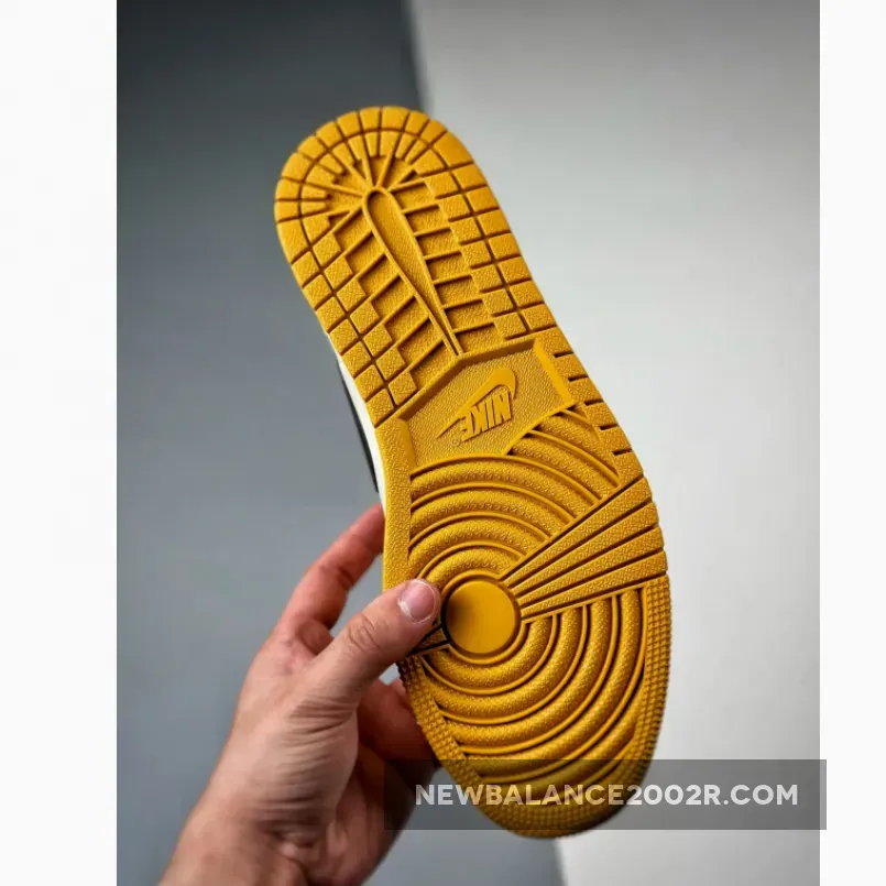 Air Jordan 1 High OG Yellow Ochre/Black/Sail Air Jordan 1 High OG Yellow Ochre/Black/Sail