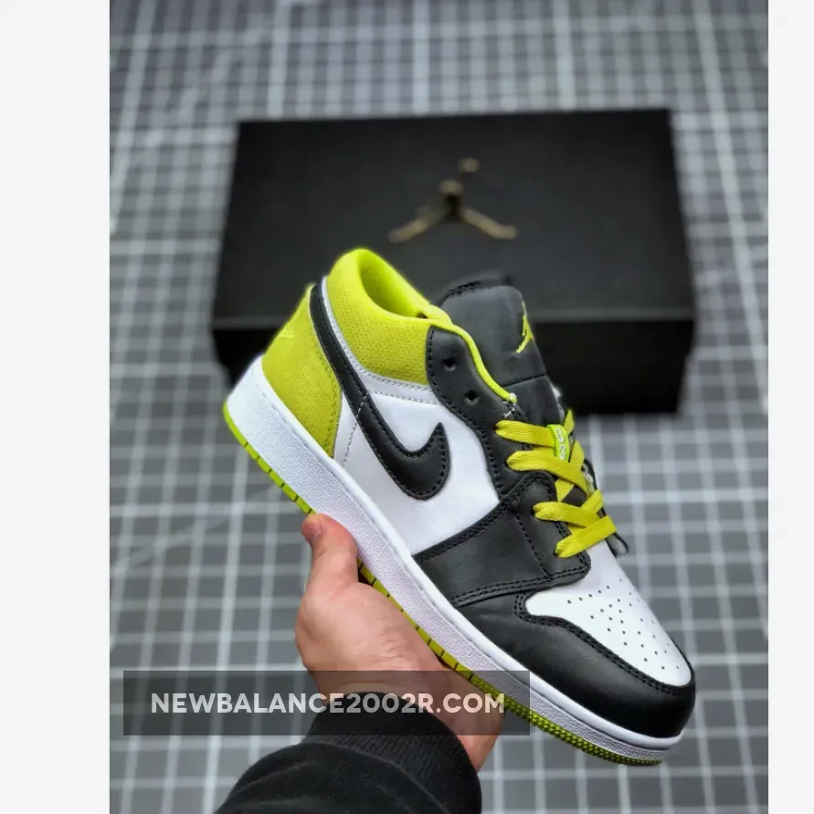 Air Jordan 1 Low Black/Cyber-White