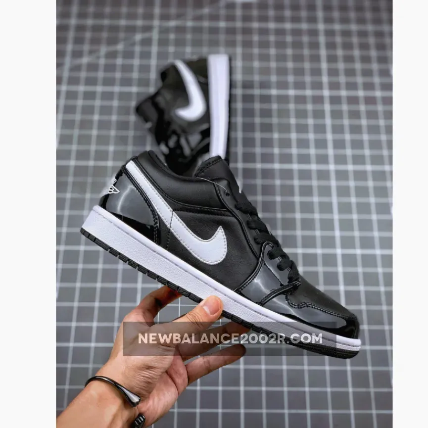 Air Jordan 1 Low ‘Black White’