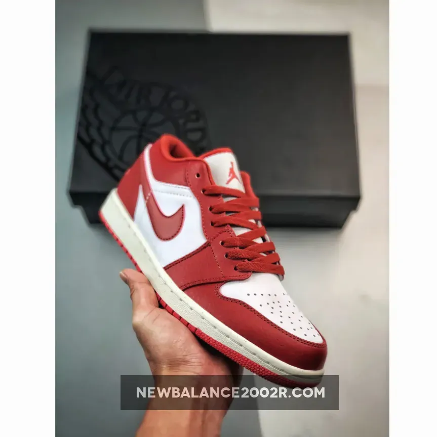 Air Jordan 1 Low Dune Red