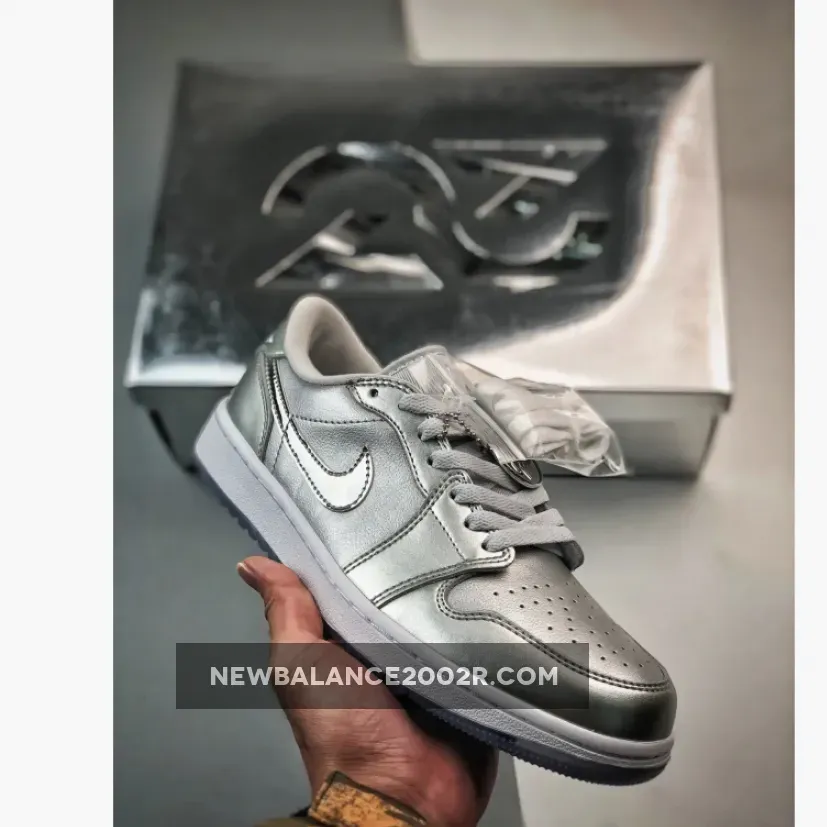 Air Jordan 1 Low Golf "Gift Giving" Metallic Silver White