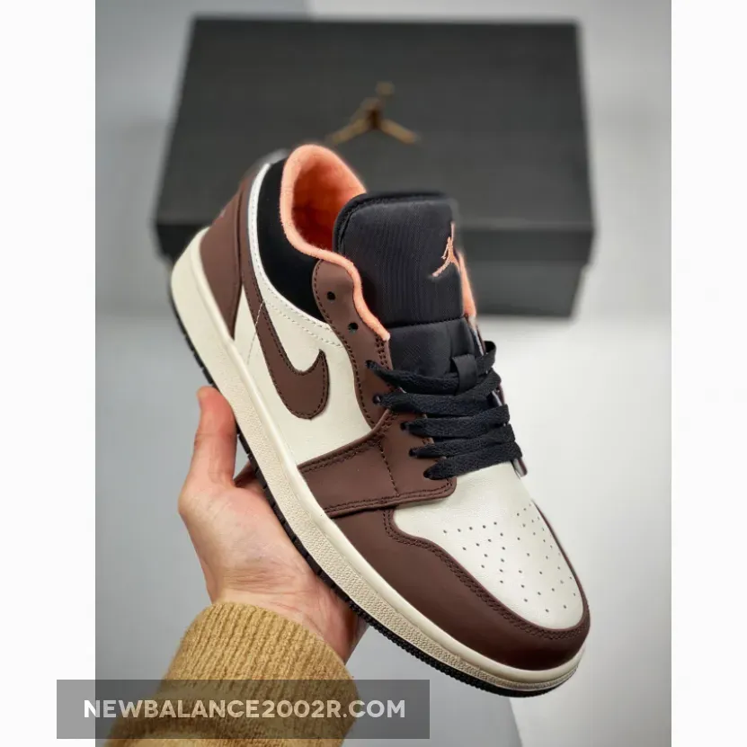 Air Jordan 1 Low Light Chocolate/Black-Sail-Crimson Bliss