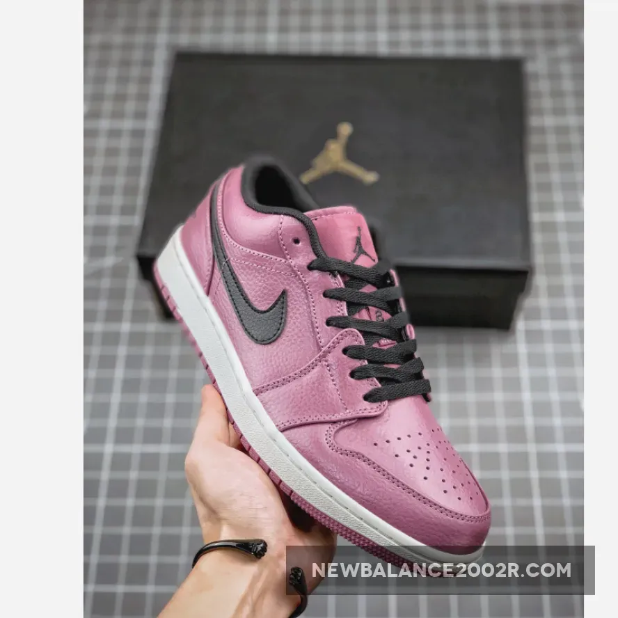 Air Jordan 1 Low Magenta Black