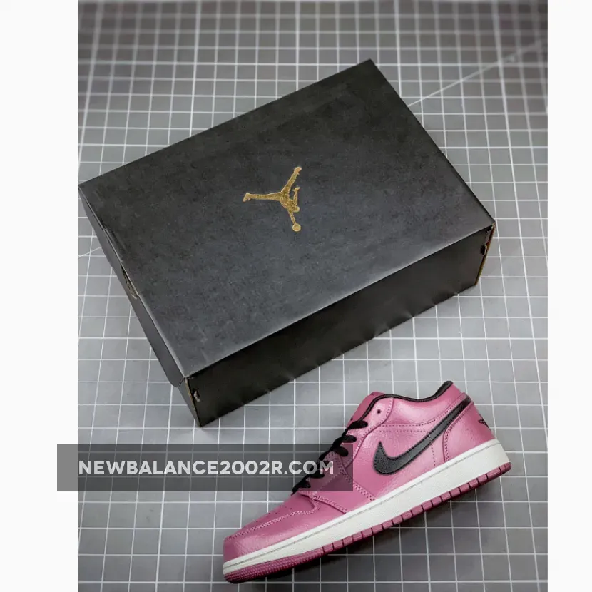 Air Jordan 1 Low Magenta Black Air Jordan 1 Low Magenta Black