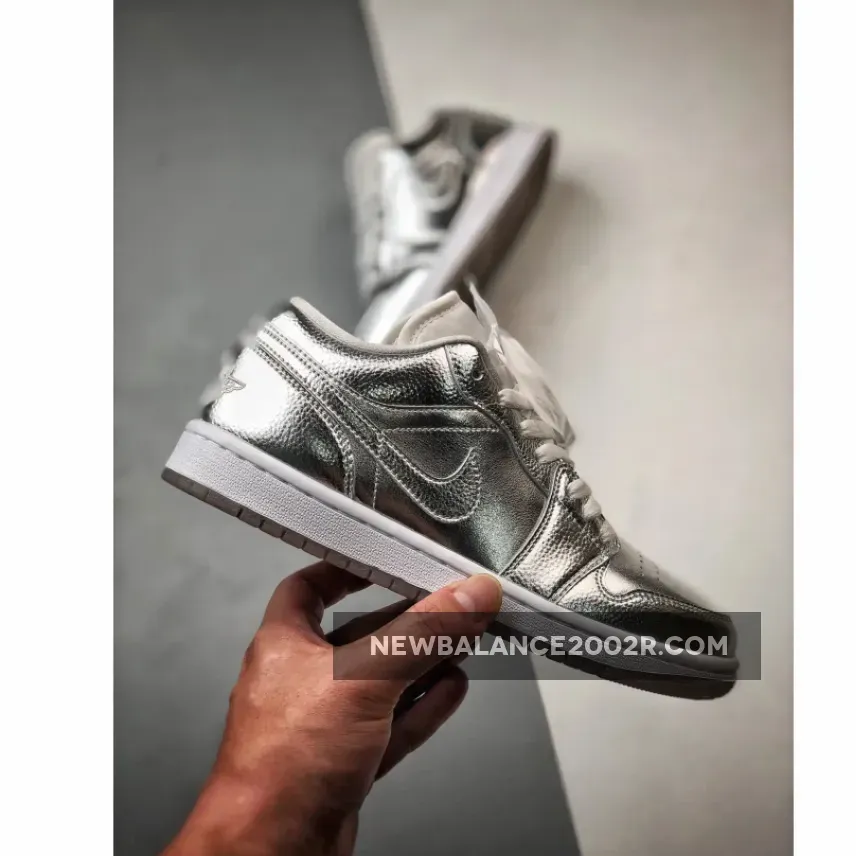 Air Jordan 1 Low SE Metallic Silver/Photon Dust Air Jordan 1 Low SE Metallic Silver/Photon Dust