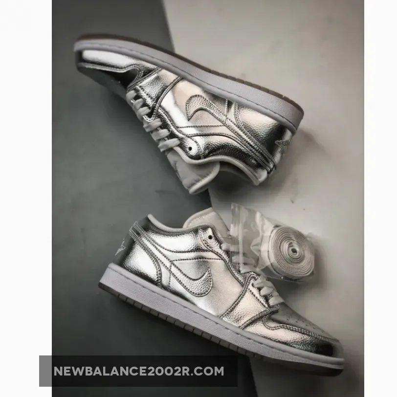 Air Jordan 1 Low SE Metallic Silver/Photon Dust Air Jordan 1 Low SE Metallic Silver/Photon Dust