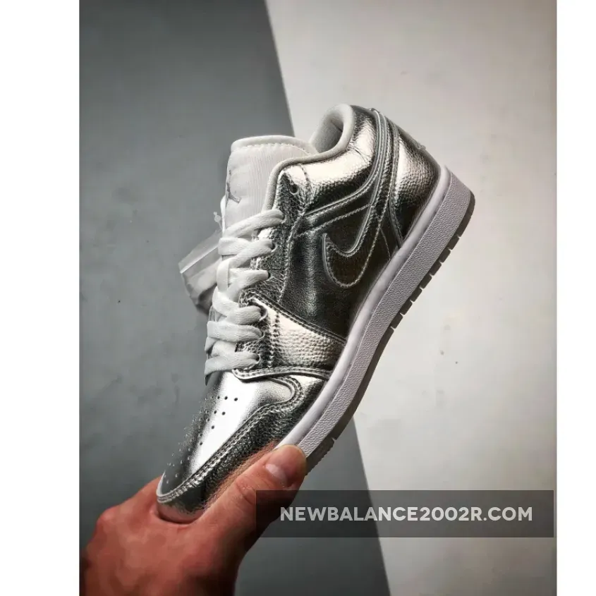 Air Jordan 1 Low SE Metallic Silver/Photon Dust Air Jordan 1 Low SE Metallic Silver/Photon Dust