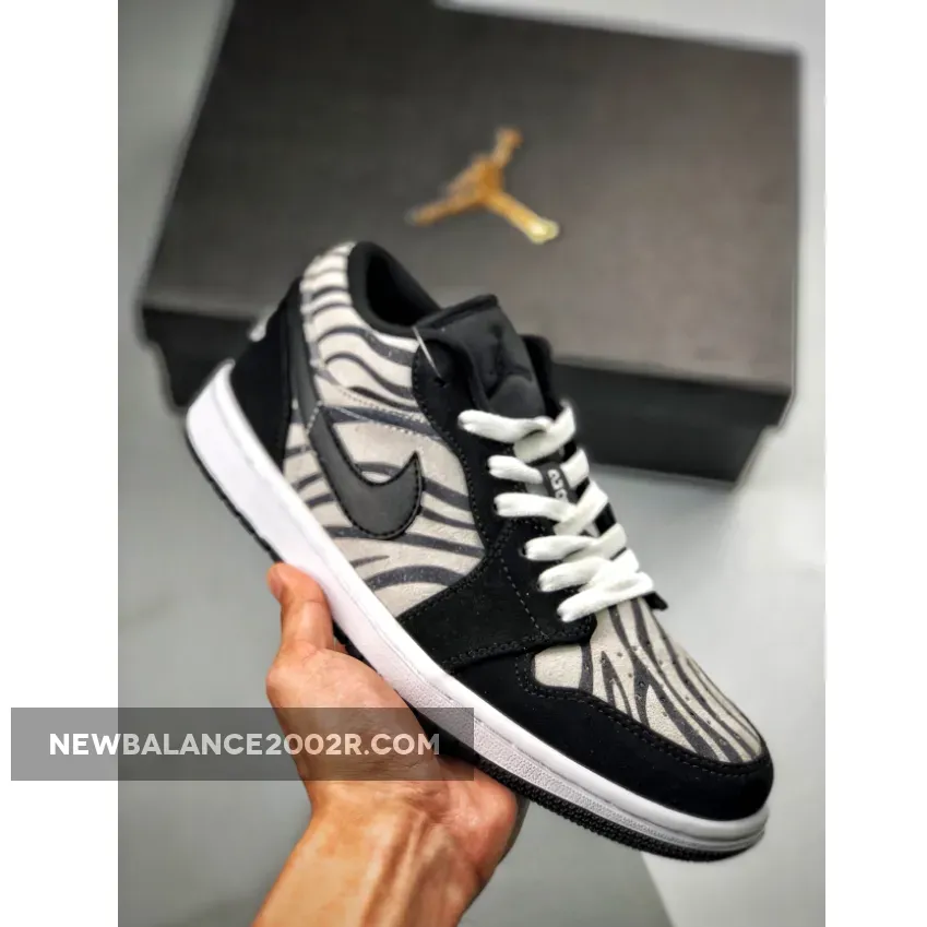 Air Jordan 1 Low Zebra Black/White-Sail