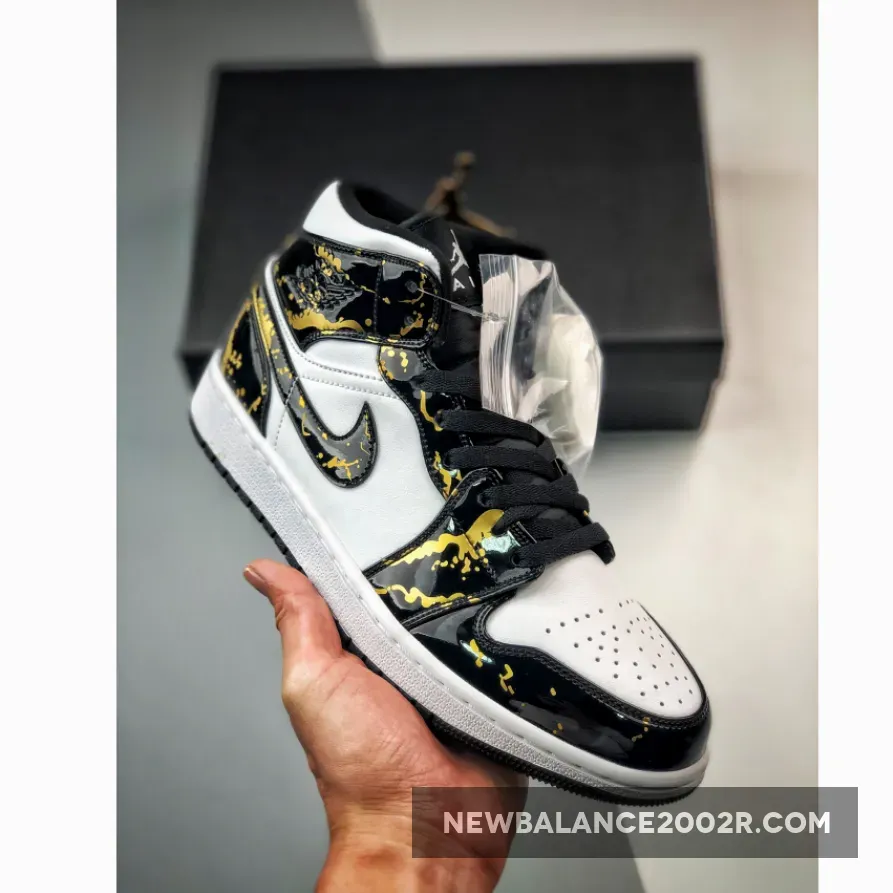 Air Jordan 1 Mid Black Gold White