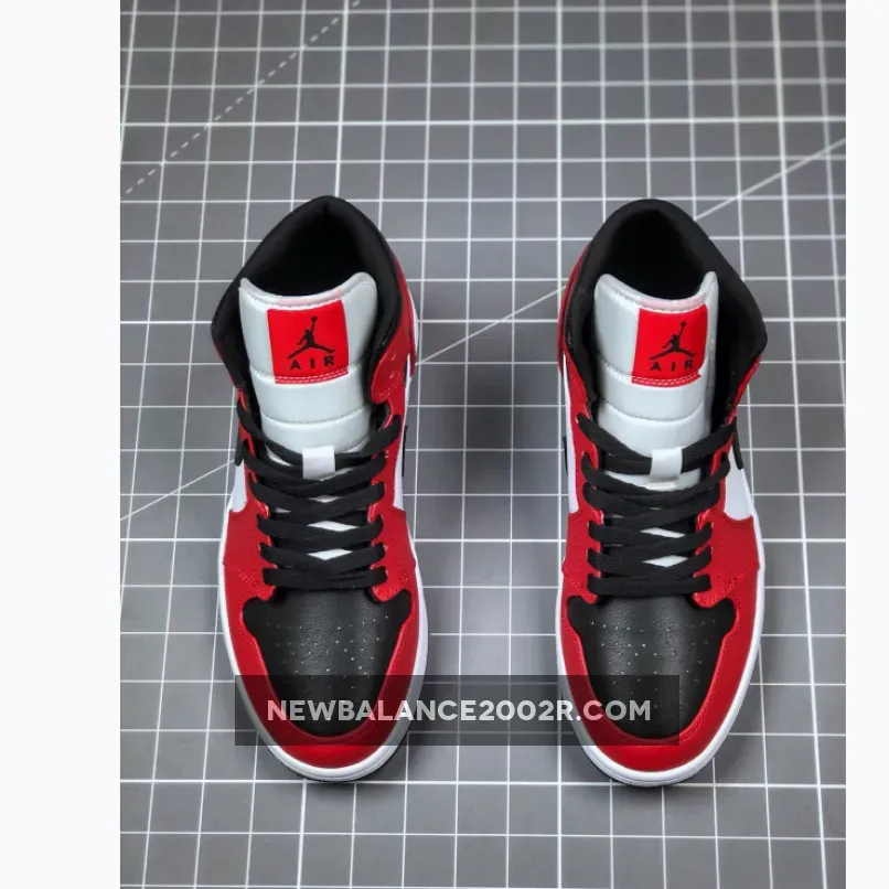 Air Jordan 1 Mid Chicago Toe Black/Gym Red/White AJ1 Air Jordan 1 Mid Chicago Toe Black/Gym Red/White AJ1