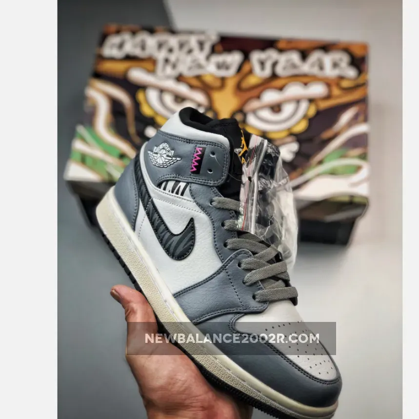 Air Jordan 1 Mid Cool Grey/White-Black
