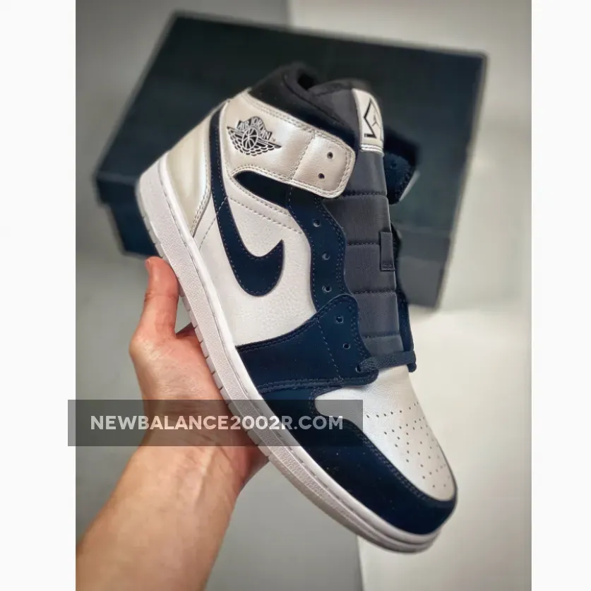 Air Jordan 1 Mid "Diamond Shorts"