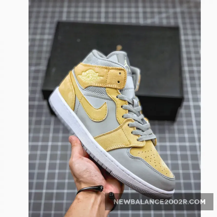 Air Jordan 1 Mid Grey Bone