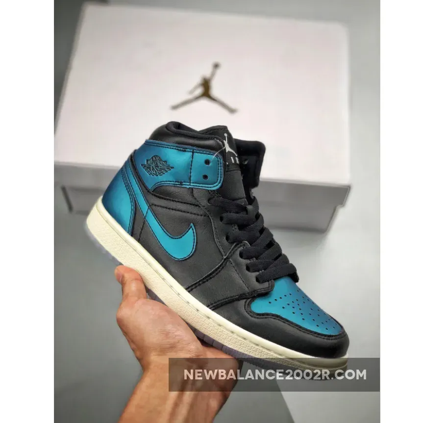 Air Jordan 1 Mid Iridescent Black