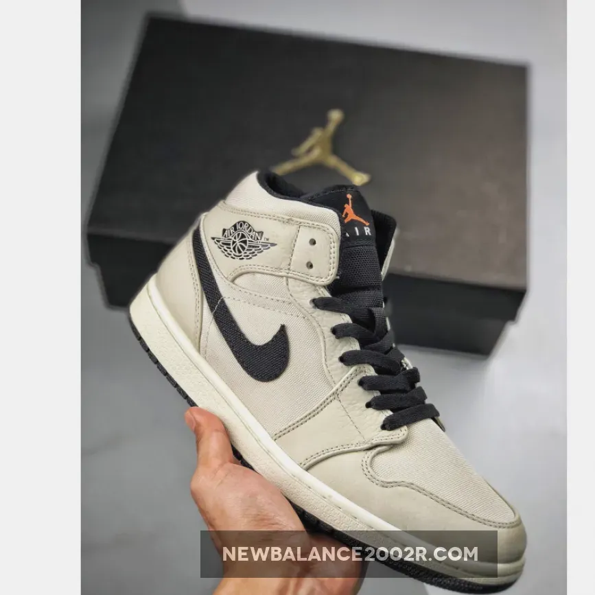 Air Jordan 1 Mid "Light Bone"