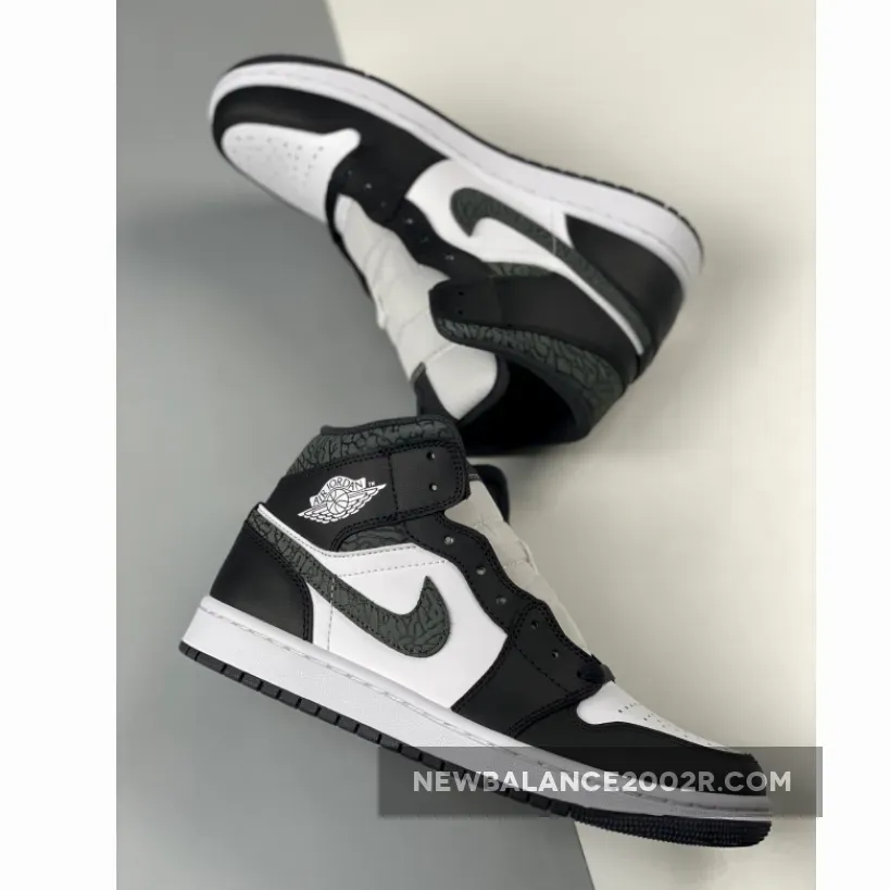 Air Jordan 1 Mid ‘Panda Elephant’ Off Noir/Black-White Air Jordan 1 Mid ‘Panda Elephant’ Off Noir/Black-White