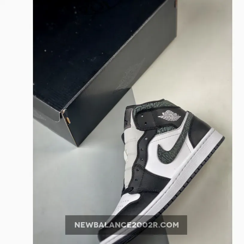 Air Jordan 1 Mid ‘Panda Elephant’ Off Noir/Black-White Air Jordan 1 Mid ‘Panda Elephant’ Off Noir/Black-White