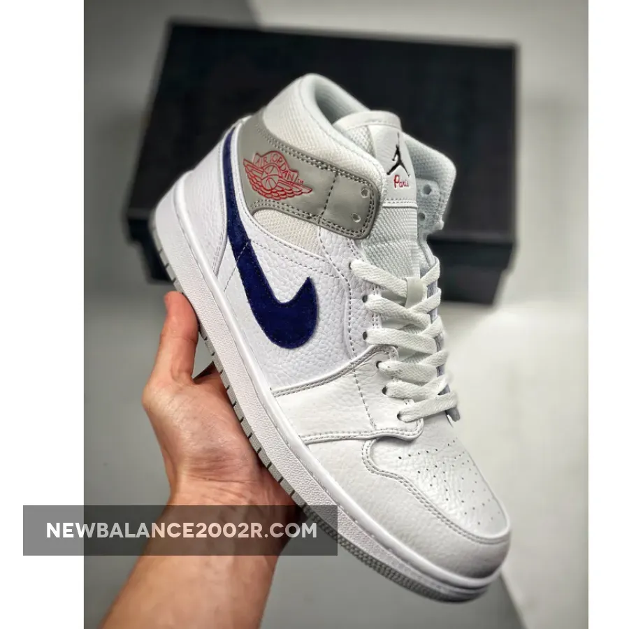 Air Jordan 1 Mid Paris
