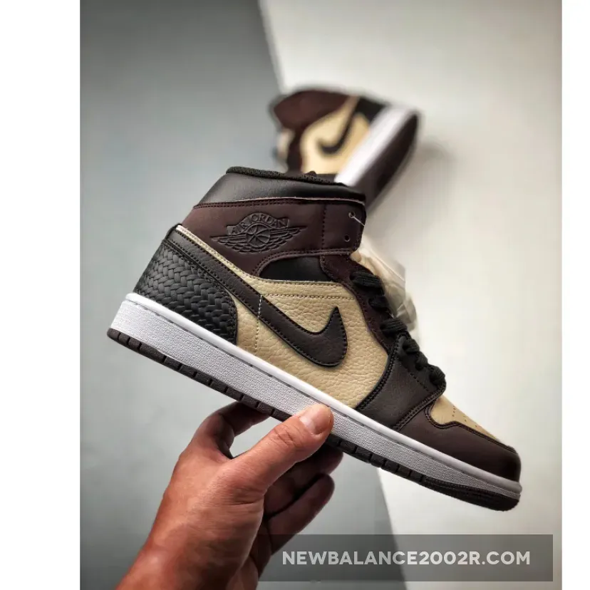 Air Jordan 1 Mid SE "Paris YMCA" Velvet Brown/Sanddrift